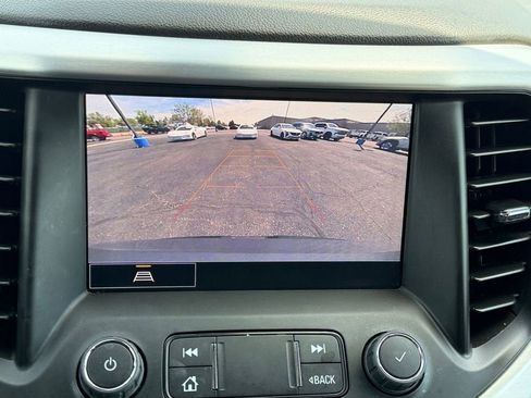Used 2023 GMC Acadia SLE w/ Driver Convenience Package AWD/4WD image 19