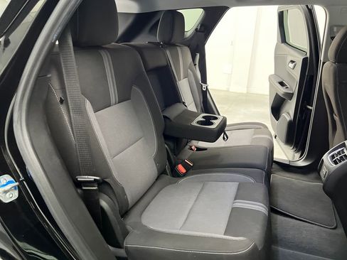 Used 2025 Chevrolet Blazer LT image 17