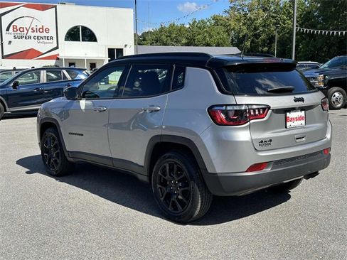 Used 2022 Jeep Compass Altitude w/ Sun and Sound Group image 13