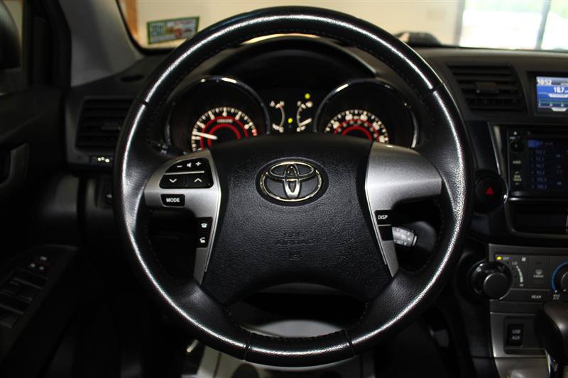 Used 2013 Toyota Highlander SE AWD/4WD image 15