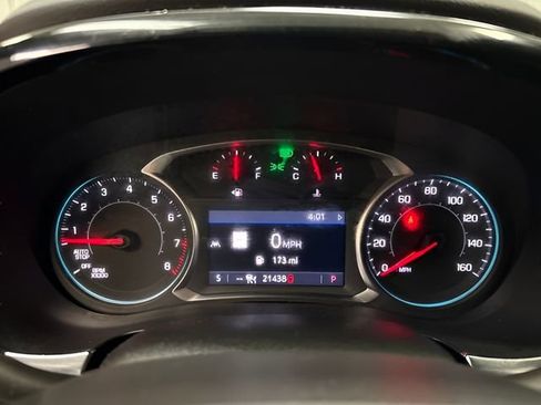 Used 2023 Chevrolet Traverse RS image 15