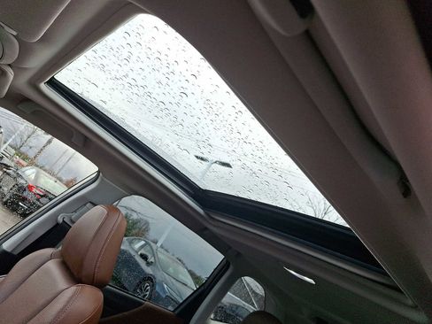 Used 2023 Subaru Forester Touring image 16