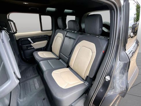Used 2023 Land Rover Defender 110 X-Dynamic SE AWD/4WD image 20