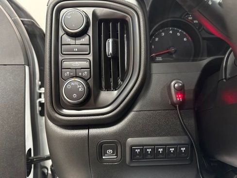 Used 2022 Chevrolet Silverado 2500 Custom w/ Custom Convenience Package AWD/4WD image 28