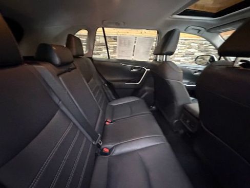 Used 2019 Toyota RAV4 Limited AWD/4WD image 36