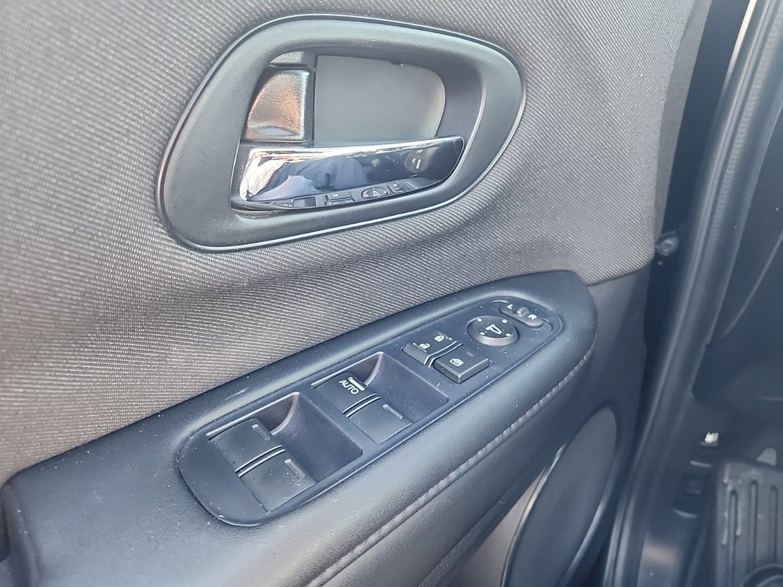 Used 2019 Honda HR-V Sport image 15