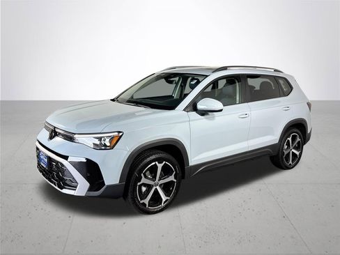 New 2025 Volkswagen Taos SEL image 2