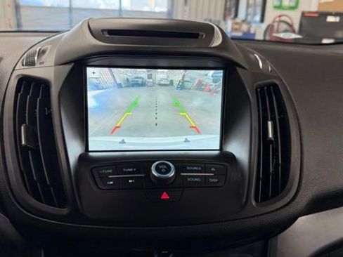 Used 2018 Ford Escape SE w/ Ford Safe & Smart Package image 34