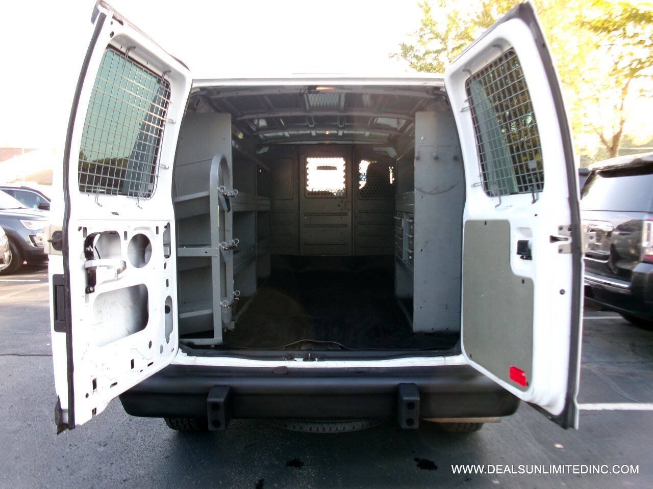 Used 2014 Ford E-250 and Econoline 250 w/ Power Group RWD image 17