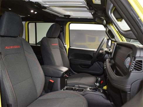 Used 2024 Jeep Wrangler Unlimited Rubicon image 12