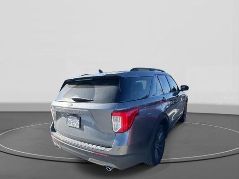 Certified 2022 Ford Explorer XLT w/ Equipment Group 202A image 6