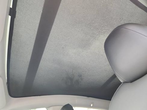 Used 2021 Tesla Model Y Long Range AWD/4WD image 30