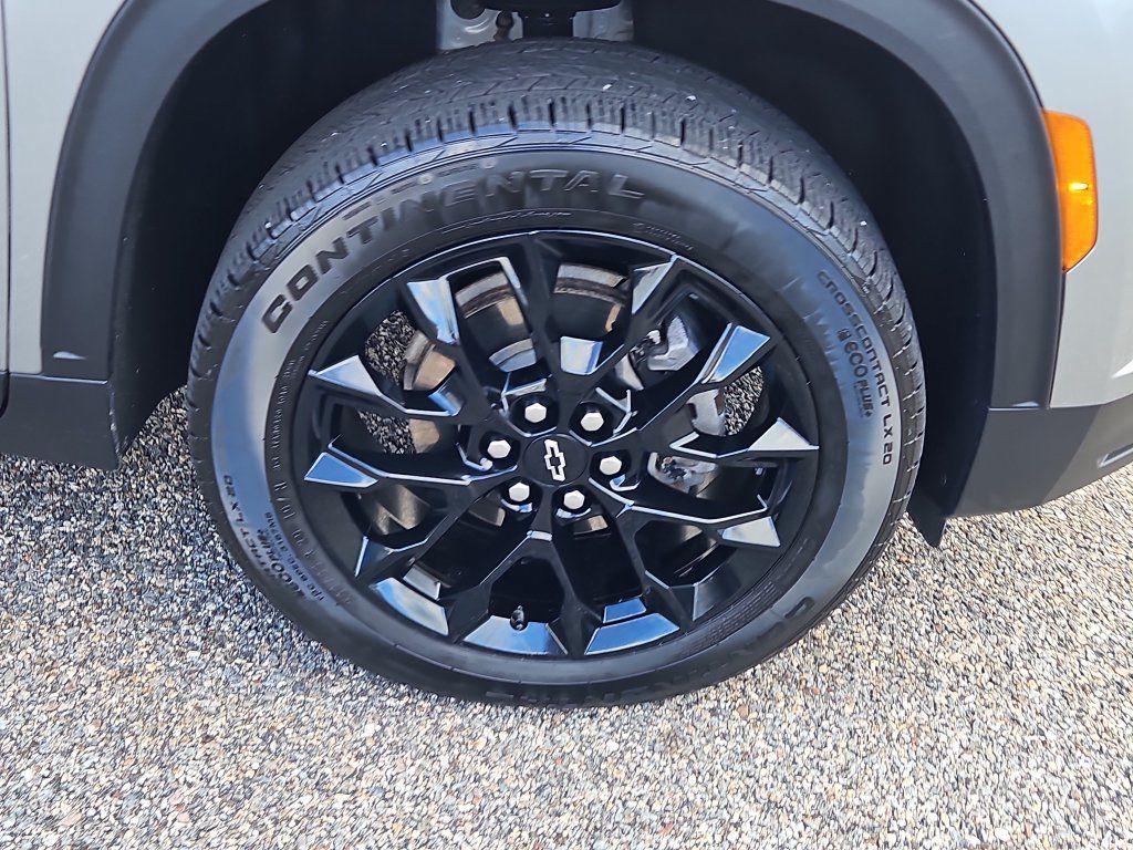 Used 2024 Chevrolet Traverse LS w/ Midnight/Sport Edition AWD/4WD image 10