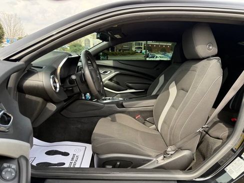 Used 2020 Chevrolet Camaro LT image 13