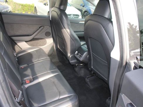 Used 2023 Tesla Model Y Long Range AWD/4WD image 11