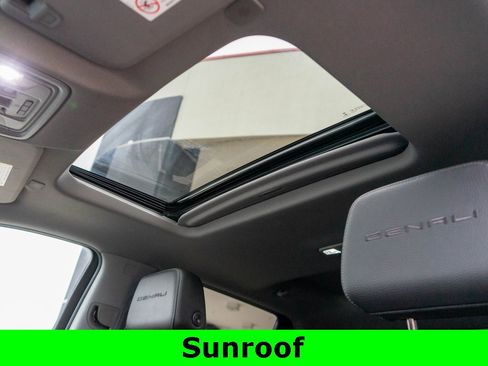 Used 2020 GMC Sierra 2500 Denali w/ Denali Ultimate Package image 12