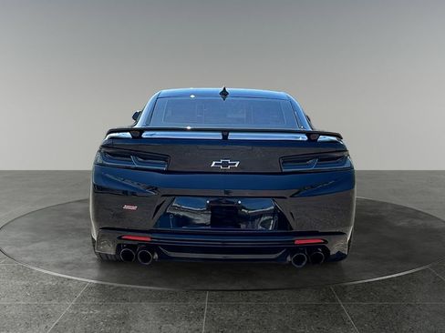 Used 2018 Chevrolet Camaro SS RWD image 9