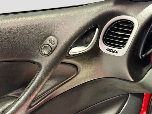 Used 2006 Pontiac GTO Base image 15