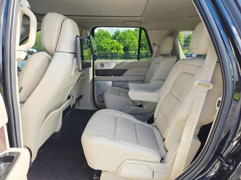 Used 2020 Lincoln Navigator Reserve w/ Equipment Group 208A Reserve AWD/4WD image 17