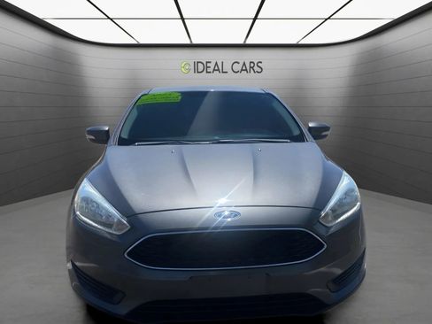 Used 2015 Ford Focus SE FWD image 2