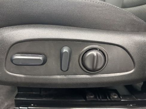 Used 2025 Chevrolet Malibu LT image 10