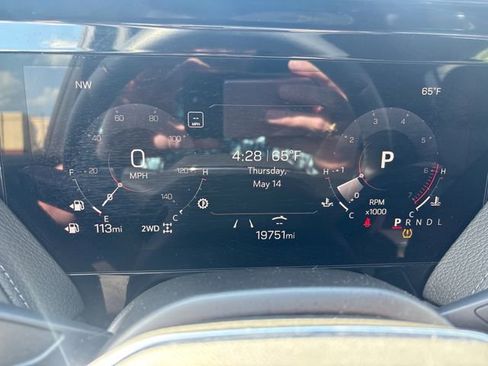 Used 2025 GMC Yukon XL Denali AWD/4WD image 15