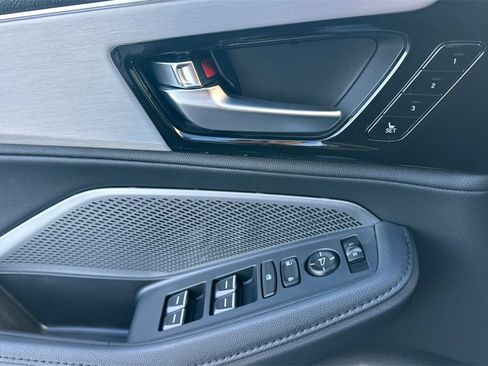 Certified 2025 Acura MDX FWD image 12