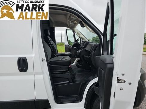 Used 2025 RAM ProMaster 2500 w/ Convenience Group FWD image 26
