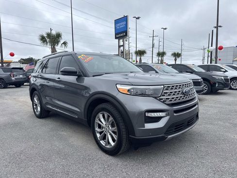 Used 2022 Ford Explorer Limited w/ Equipment Group 301A image 3