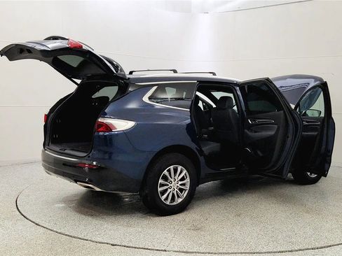 Used 2023 Buick Enclave Essence image 12