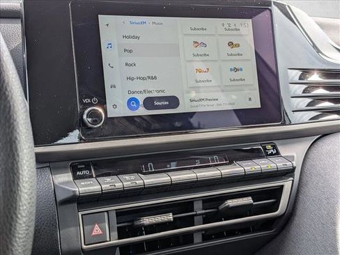 Used 2025 Toyota Camry LE image 6