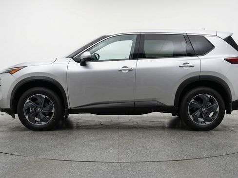 Used 2025 Nissan Rogue SV AWD/4WD image 5