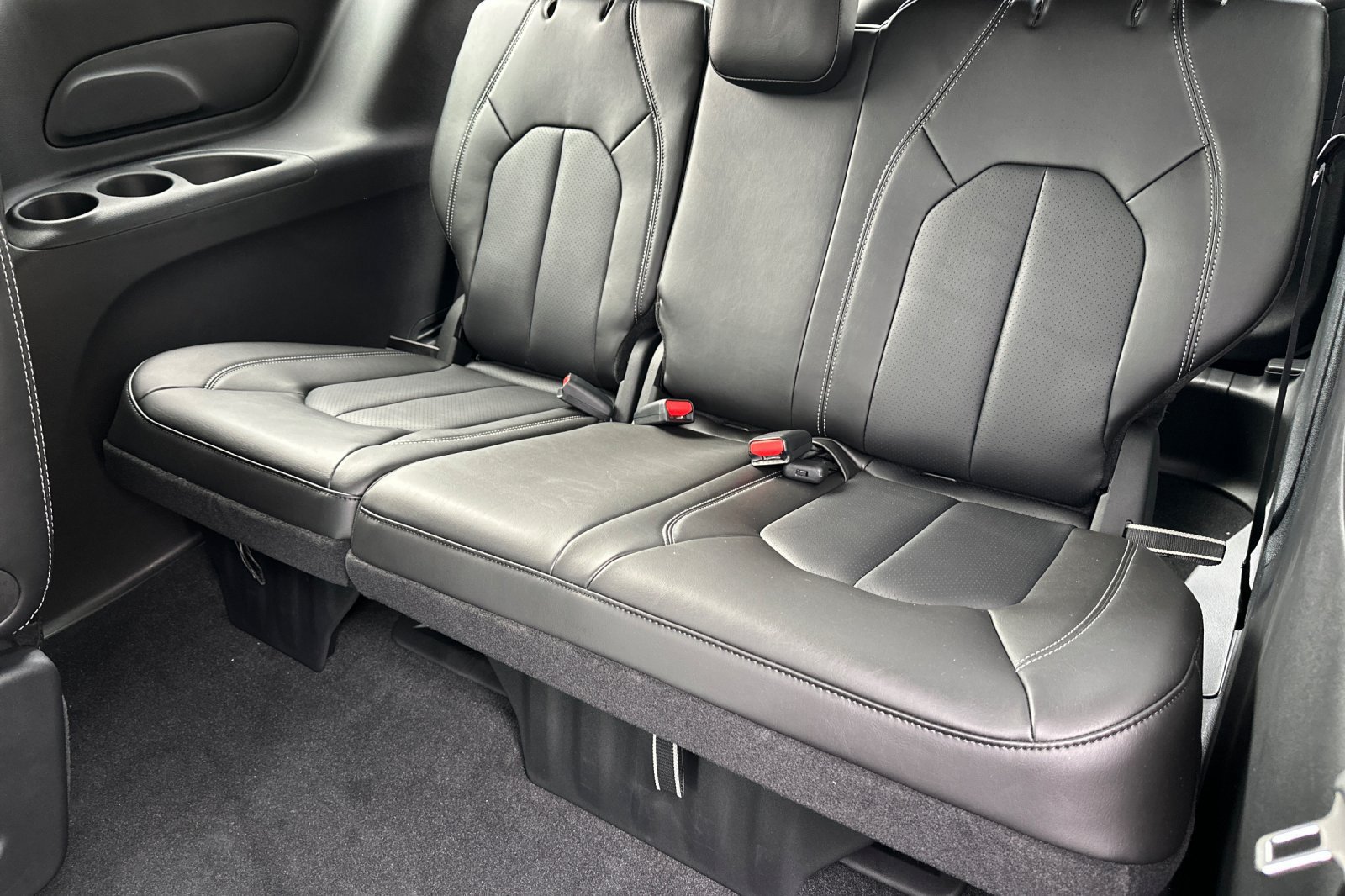 New 2026 Chrysler Pacifica Select FWD image 14
