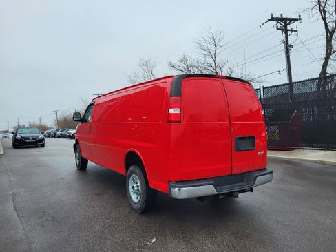 Used 2023 GMC Savana 3500 Extended image 5