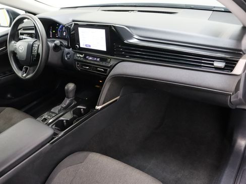 Used 2025 Toyota Camry LE FWD image 35