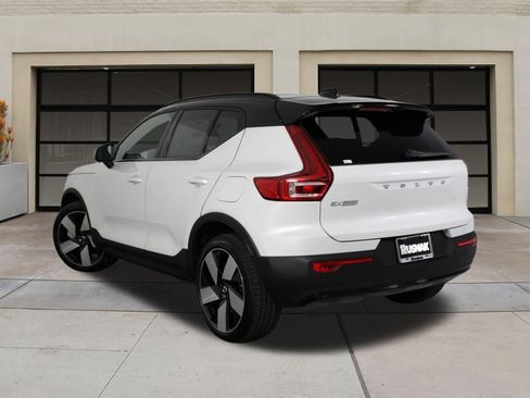 New 2026 Volvo EX40 Plus w/ Climate Package image 3