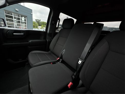 Used 2024 Chevrolet Silverado 1500 Custom image 18
