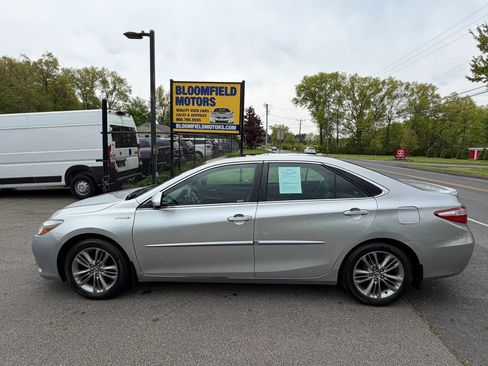 Used 2015 Toyota Camry SE w/ Moonroof Package FWD image 8