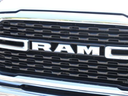 Used 2024 RAM 2500 Big Horn AWD/4WD image 12