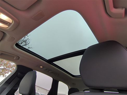 New 2026 Volvo XC60 B5 Plus w/ Protection Package Premier image 10