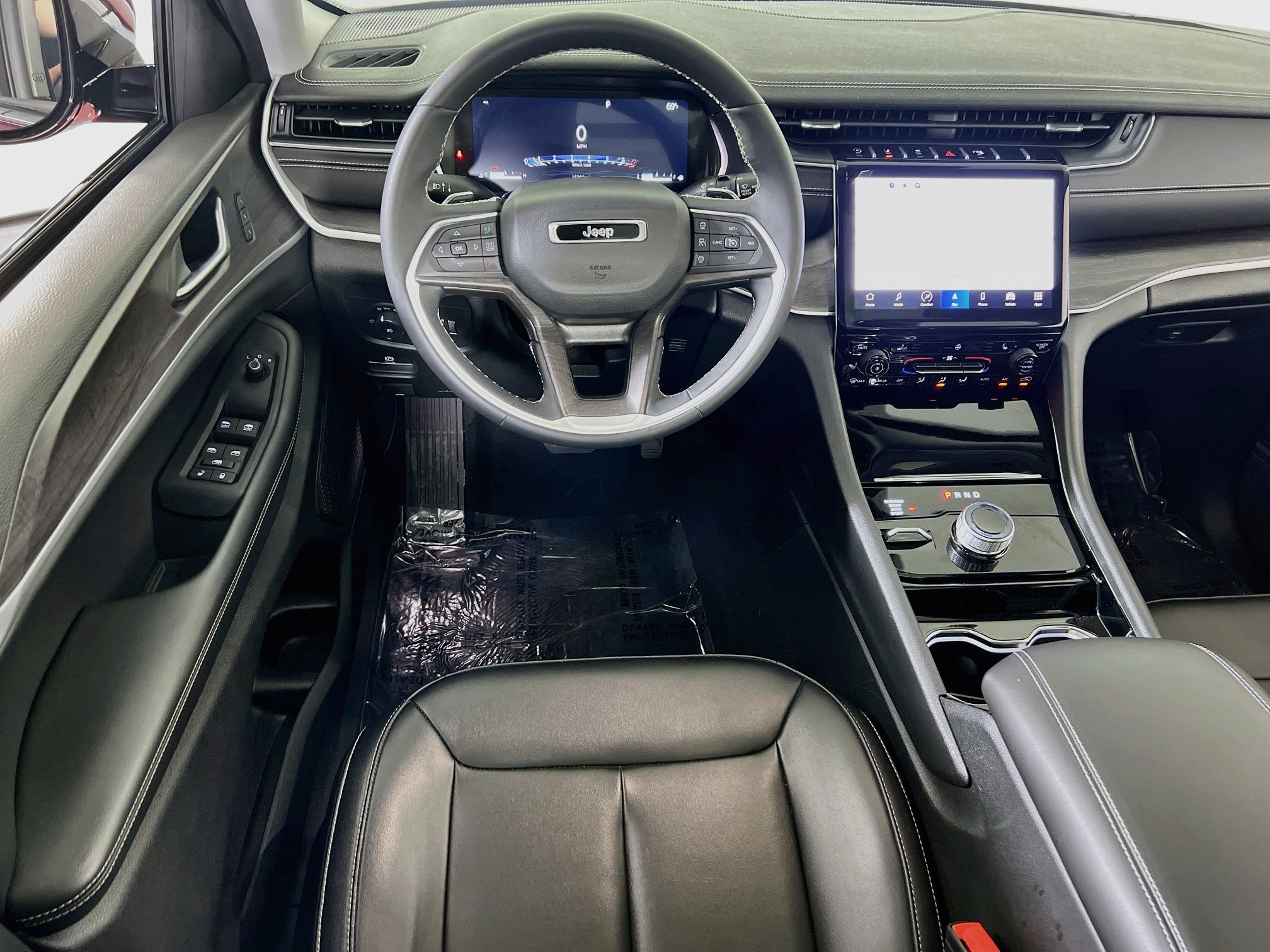 Used 2023 Jeep Grand Cherokee Limited AWD/4WD image 23