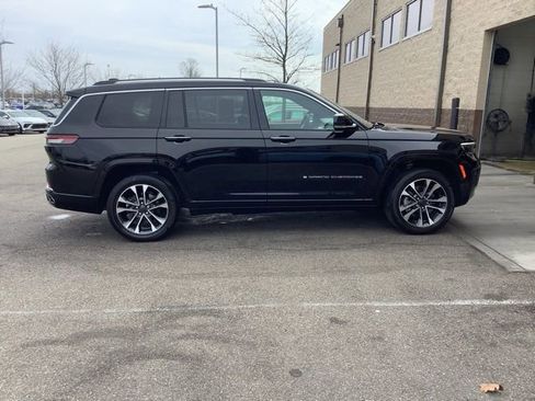 Used 2023 Jeep Grand Cherokee L Overland AWD/4WD image 4
