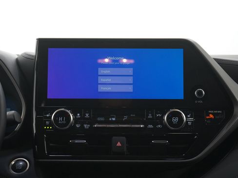 Used 2025 Toyota Highlander Limited AWD/4WD image 15