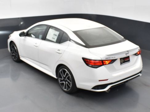 New 2025 Nissan Sentra SR image 42