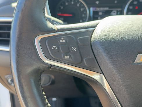 Used 2018 Chevrolet Equinox LT w/ Sun & Infotainment Package image 17