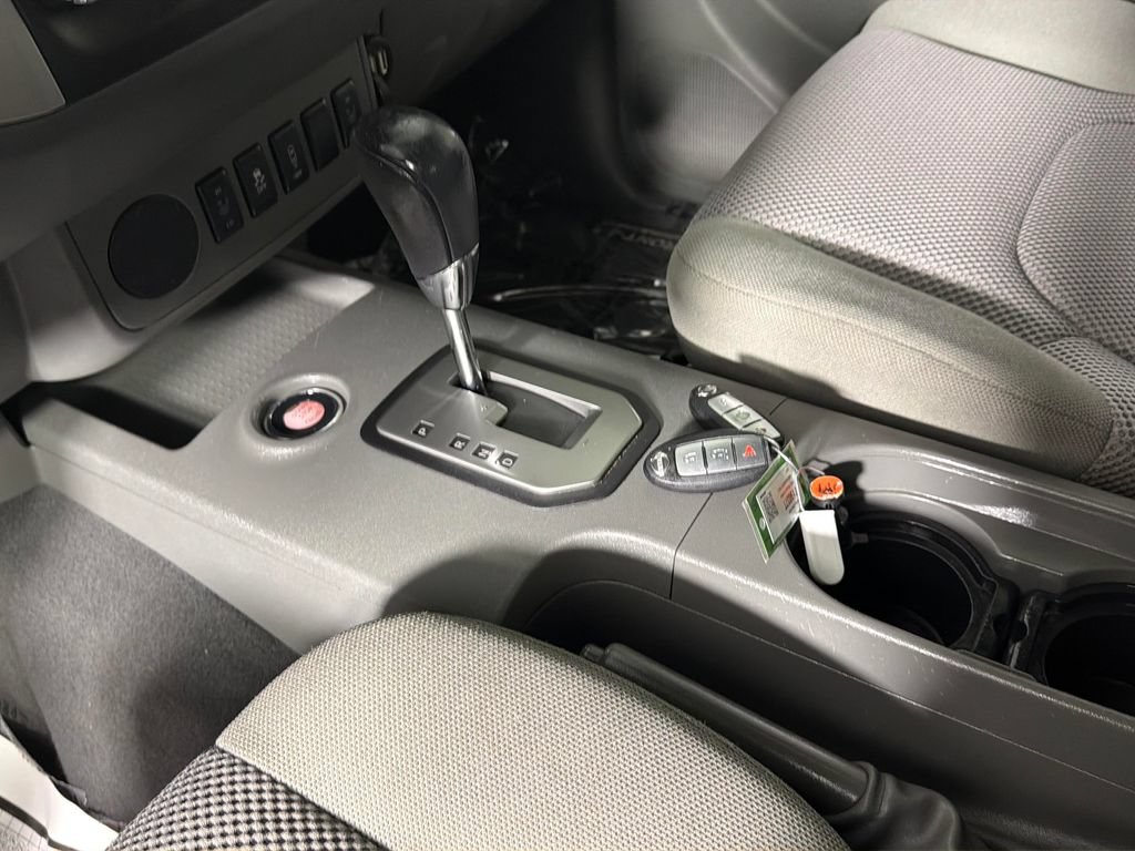 Used 2020 Nissan Frontier SV w/ Midnight Edition Floor Mats RWD image 23