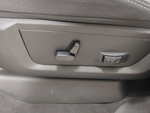 Used 2024 RAM 2500 Big Horn w/ Sport Appearance Package image 37