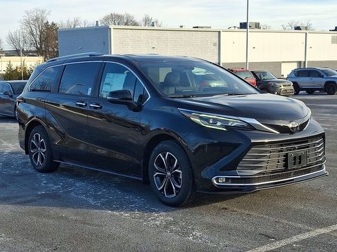 New 2026 Toyota Sienna Platinum AWD/4WD image 4
