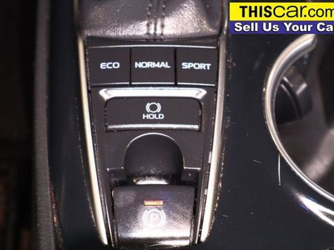 Used 2018 Toyota Camry XSE FWD image 24