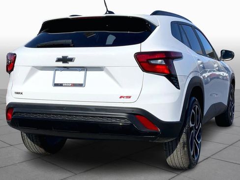 Used 2025 Chevrolet Trax RS w/ Sunroof Package image 13